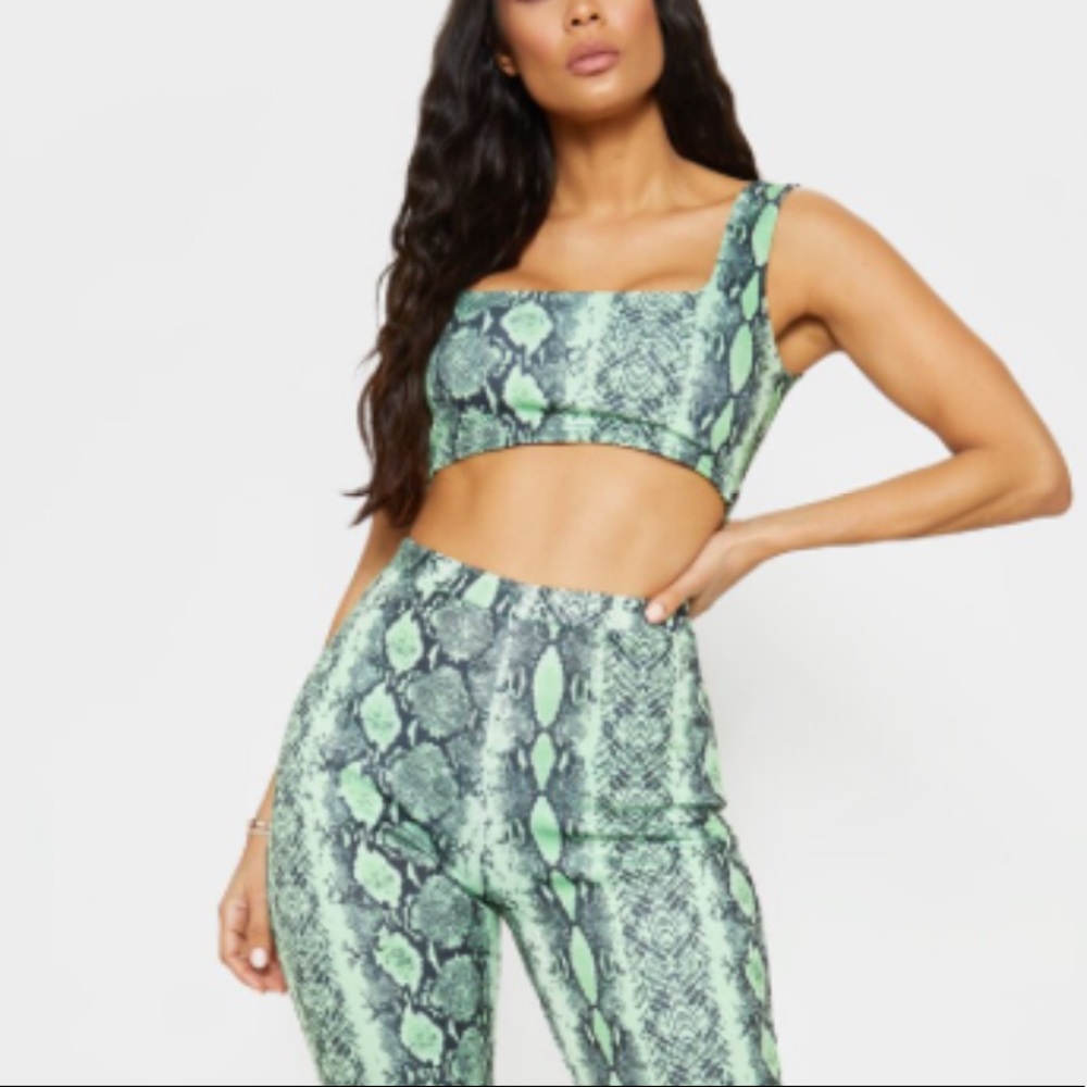 2 for $50 🔥 🐍 PRETTY LITTLE THING Snake Print Set - Picture 4 of 4